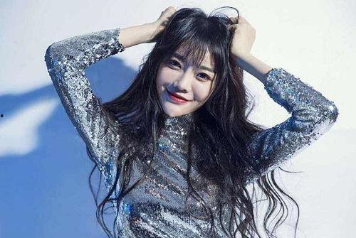 网红芮芮在线视频,揭秘短视频背后的魅力人生