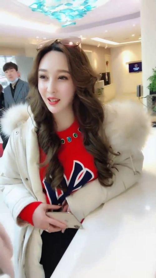 酒店白白女友在线视频,揭秘白白女友的在线直播秘密  第3张